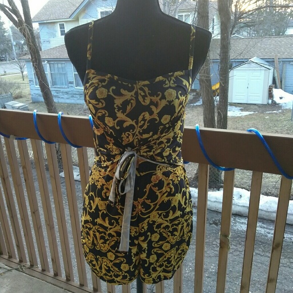 PRINT FRONT TIE ROMPER/ON HOLD - Picture 8 of 8